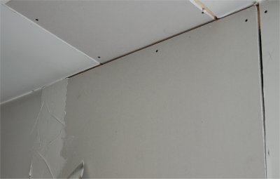 How to Prepare a Plaster Wall for a Smart Tiles Peel and Stick Backsplash?